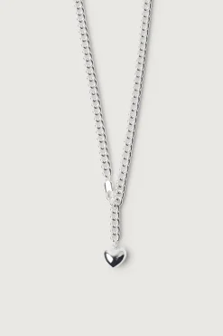 CURB CHAIN NECKLACE WITH HEART PENDANT