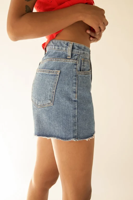 CUT OFF DENIM SHORTS
