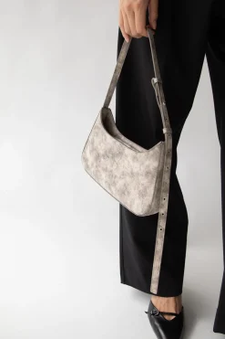 DISTRESSED LEATHER SHOULDER BAG