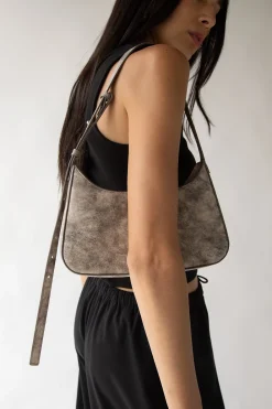 DISTRESSED LEATHER SHOULDER BAG