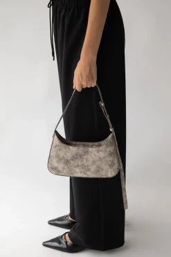 DISTRESSED LEATHER SHOULDER BAG