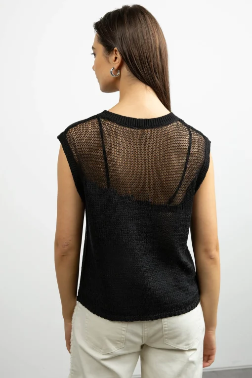 DISTRESSED SLEEVELESS SWEATER