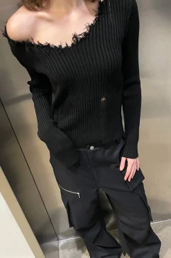 DISTRESSED V-NECK SWEATER