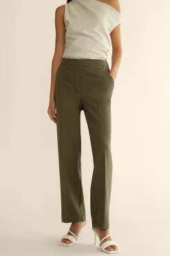 ELASTIC WAIST TAPERED PANT