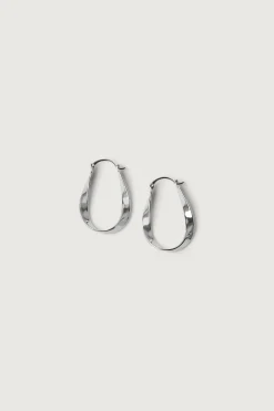 ELONGATED TWISTED HOOPS
