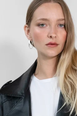 ELONGATED TWISTED HOOPS