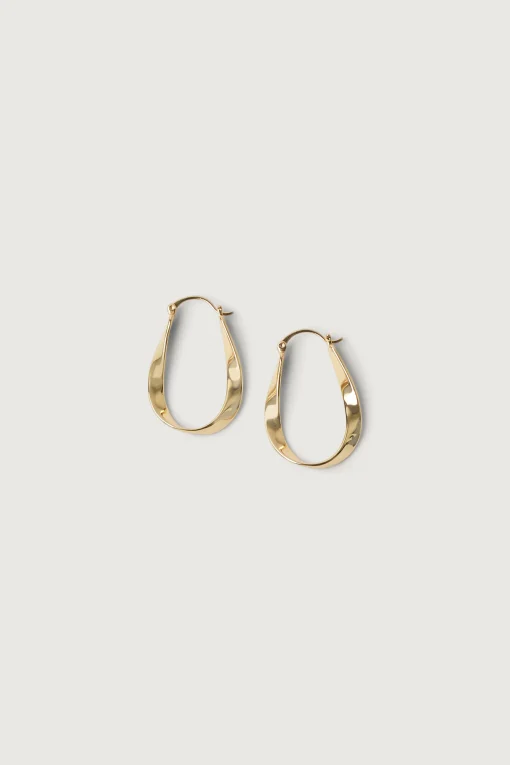 ELONGATED TWISTED HOOPS