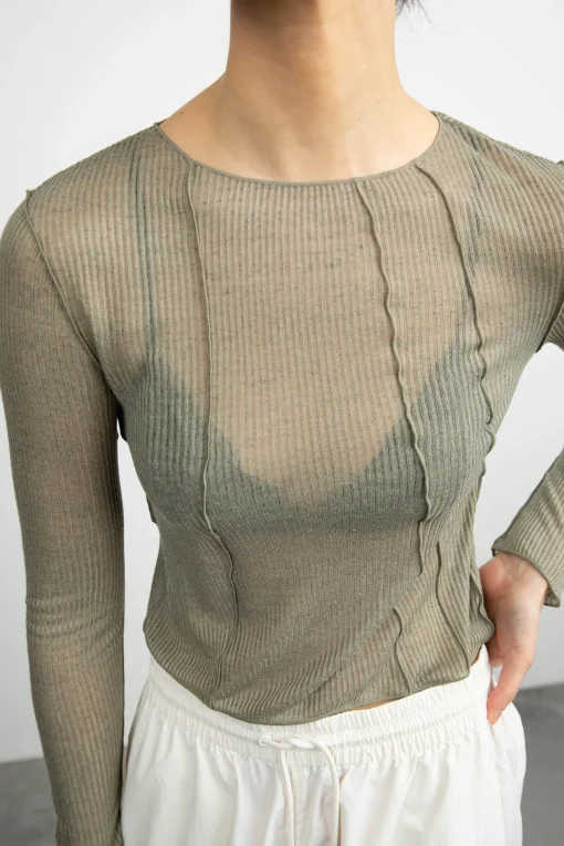 EXPOSED SEAM LONG SLEEVE TOP