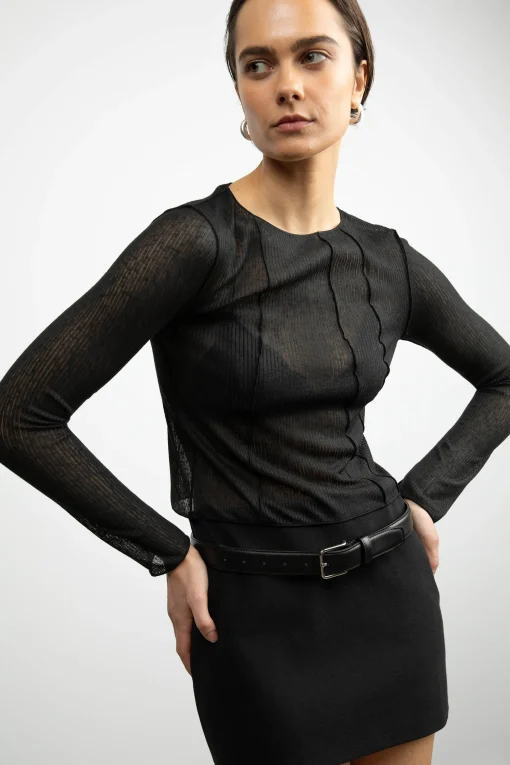 EXPOSED SEAM LONG SLEEVE TOP