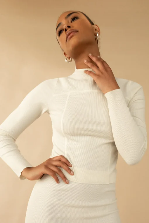 EXPOSED SEAM MOCKNECK TOP