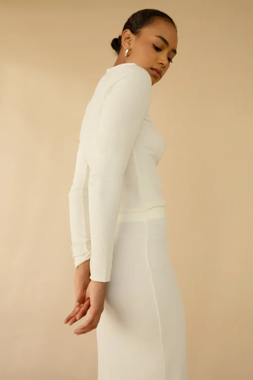 EXPOSED SEAM MOCKNECK TOP