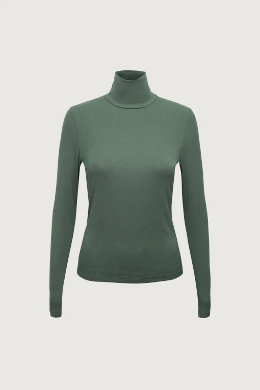 FINE KNIT TURTLENECK TOP
