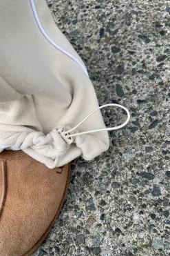 FLEECE PANT WITH CONTRAST PIPING