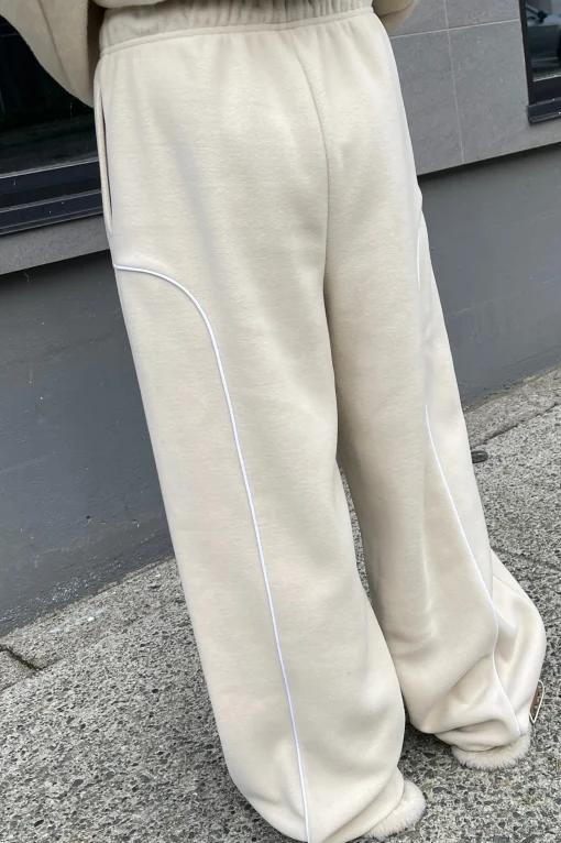 FLEECE PANT WITH CONTRAST PIPING