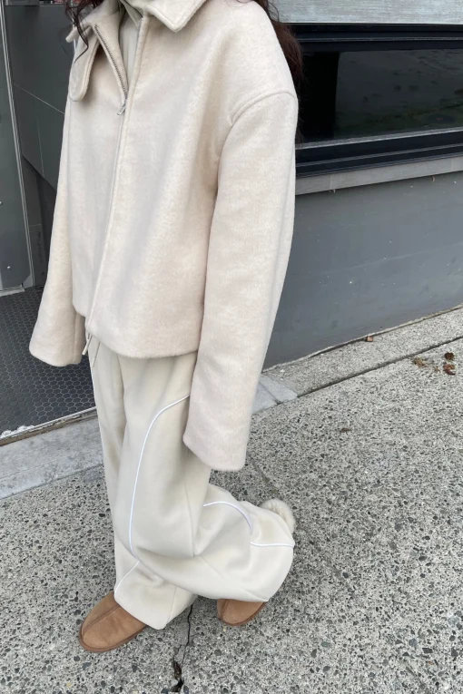 FLEECE PANT WITH CONTRAST PIPING