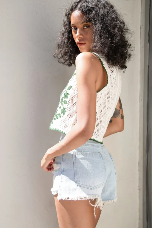 FLORAL EMBROIDERED SWEATER VEST