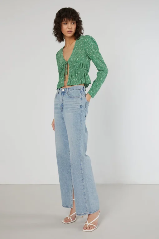 FLORAL V-NECK BLOUSE