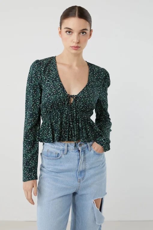 FLORAL V-NECK BLOUSE