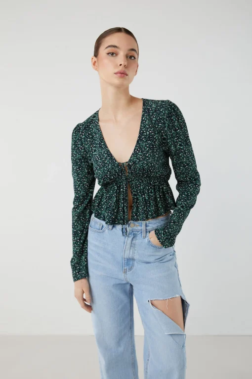 FLORAL V-NECK BLOUSE