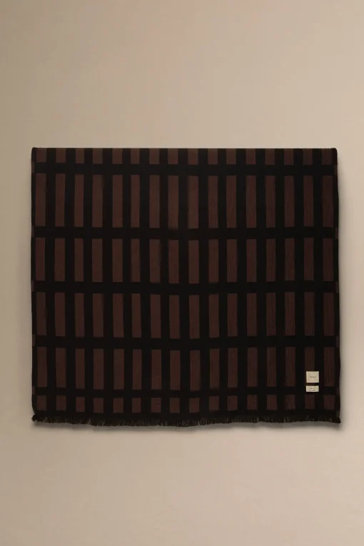 FRACTA COTTON THROW
