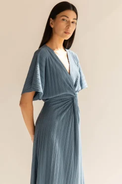 FRONT KNOT PLEATED MIDI DRESS