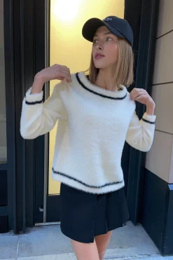 FUZZY CONTRAST DETAIL SWEATER