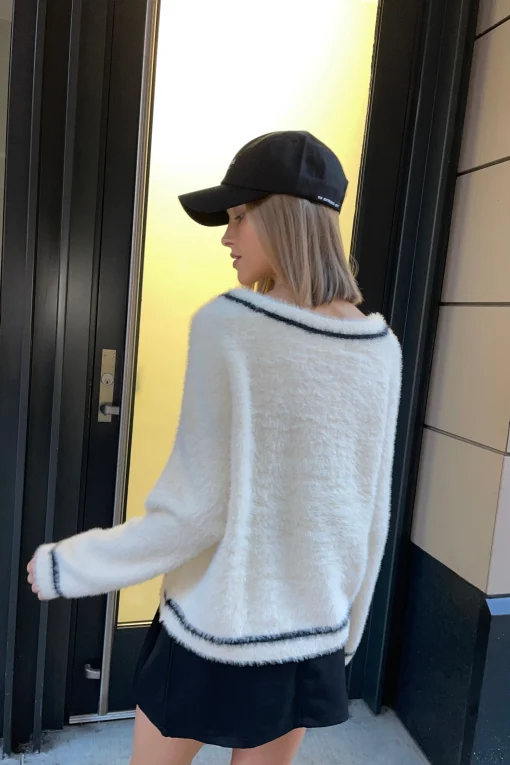 FUZZY CONTRAST DETAIL SWEATER