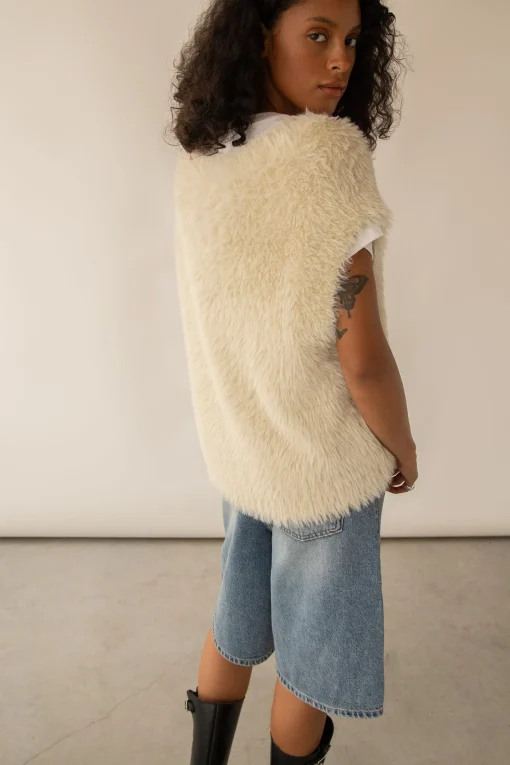 FUZZY SWEATER VEST