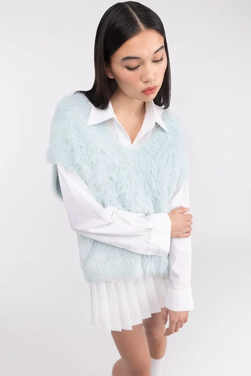 FUZZY SWEATER VEST