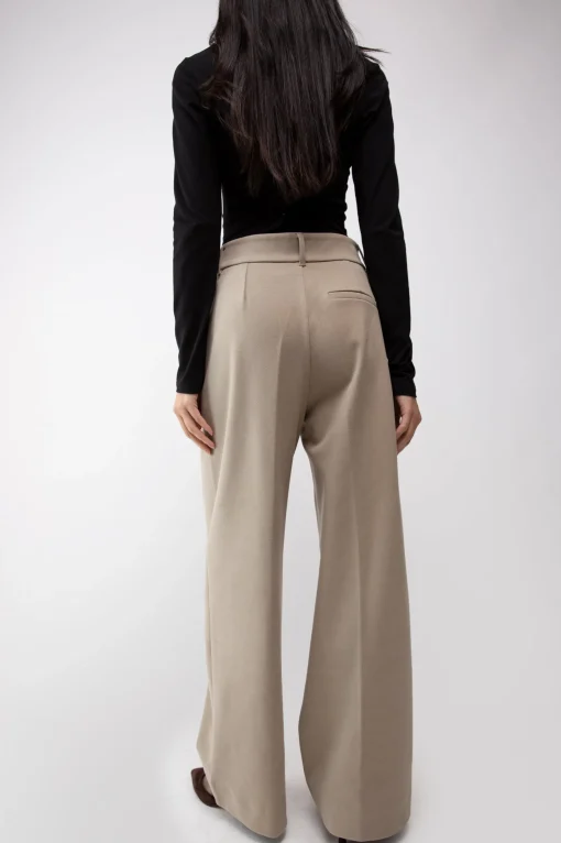 HIGH-RISE STRAIGHT LEG TROUSER WITH PLEATS