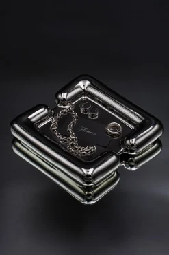 HUG TRAY BY KOUROS