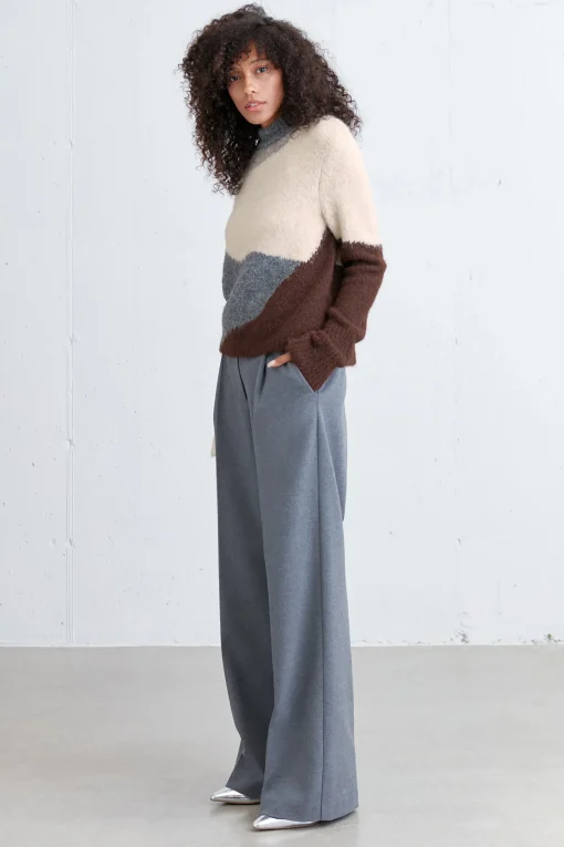 INTARSIA KNIT SWEATER