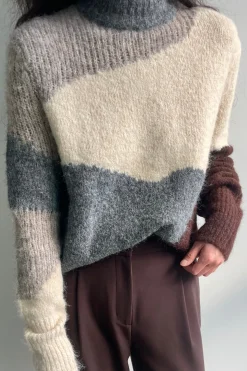 INTARSIA KNIT SWEATER
