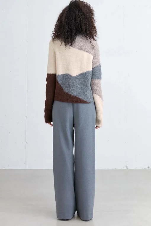 INTARSIA KNIT SWEATER