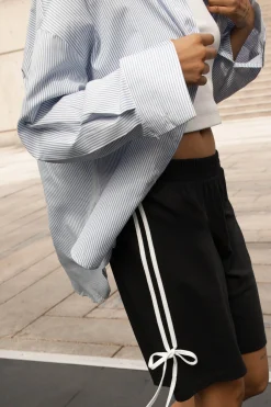 KNIT SHORT WITH BOW