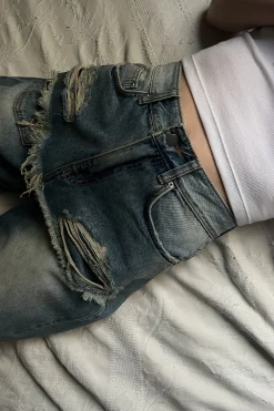 LAYERED EFFECT JEANS