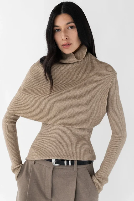 LAYERED KNIT TOP SHAWL SET