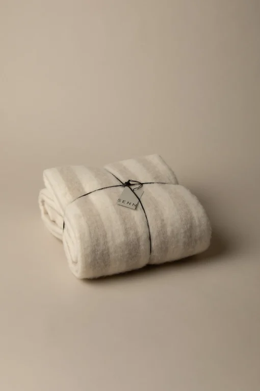 LINEA WOOL BLEND THROW