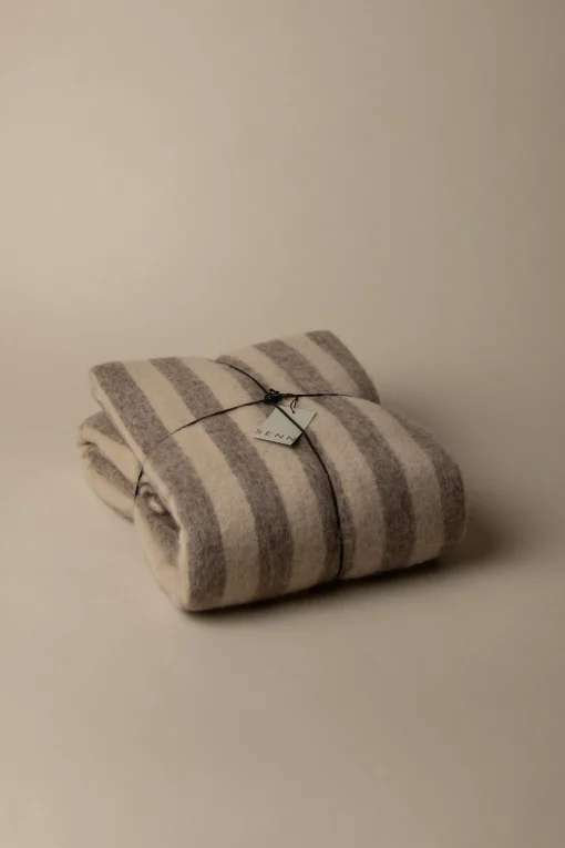 LINEA WOOL BLEND THROW