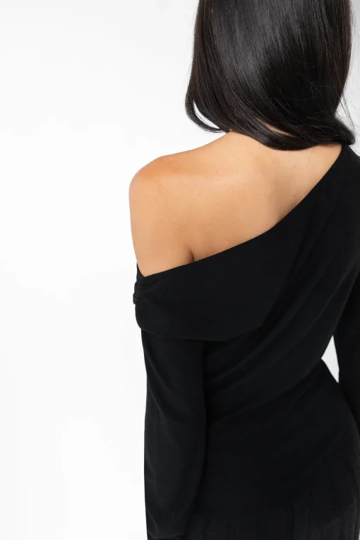 LONG SLEEVE OFF THE SHOULDER TOP