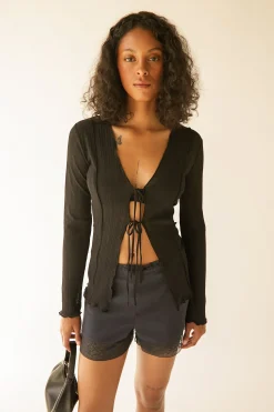 LONG SLEEVE TOP WITH FRONT TIES
