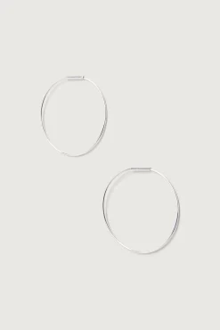 MEDIUM DAINTY HOOP