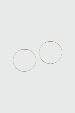 MEDIUM DAINTY HOOP