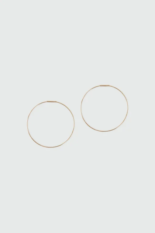 MEDIUM DAINTY HOOP