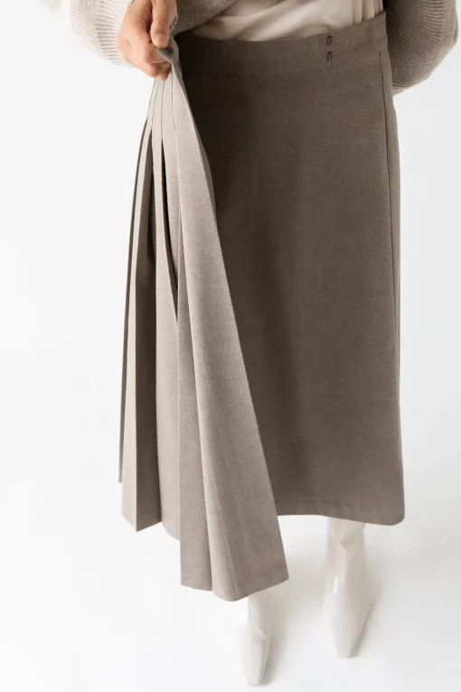 MIDI PLEATED ASYMMETRICAL SKIRT