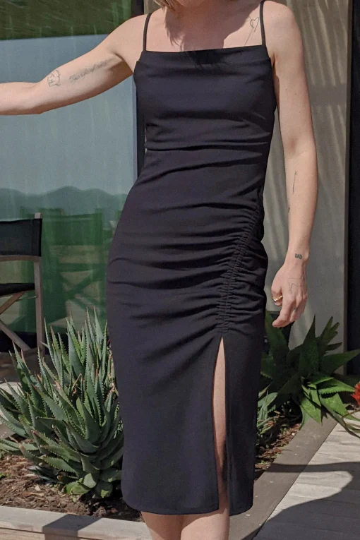 MIDI RUCHED DRESS WITH SIDE SLIT