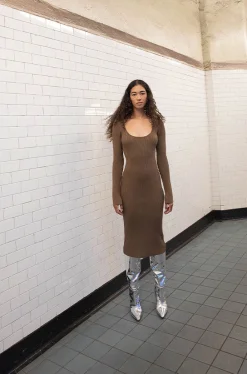 MIDI SCOOP NECK DRESS