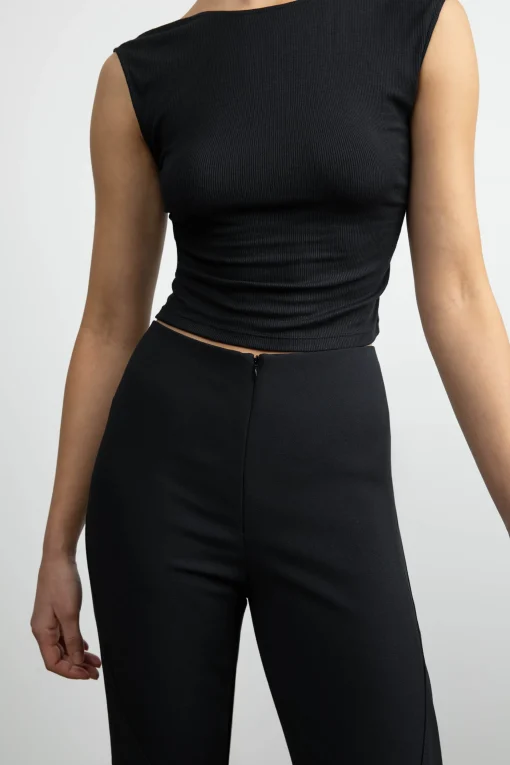 MID-RISE FLARED PANT