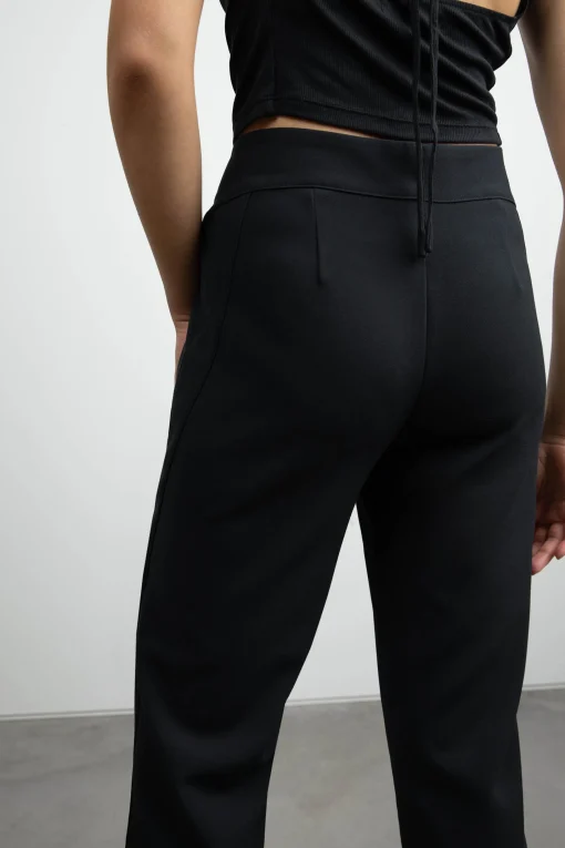 MID-RISE FLARED PANT
