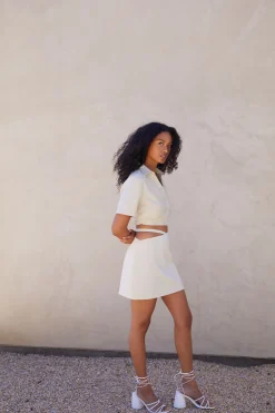 MINI SKIRT WITH CUTOUT WAIST